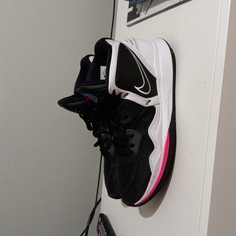 Kyrie's basketball shoes size 9.5